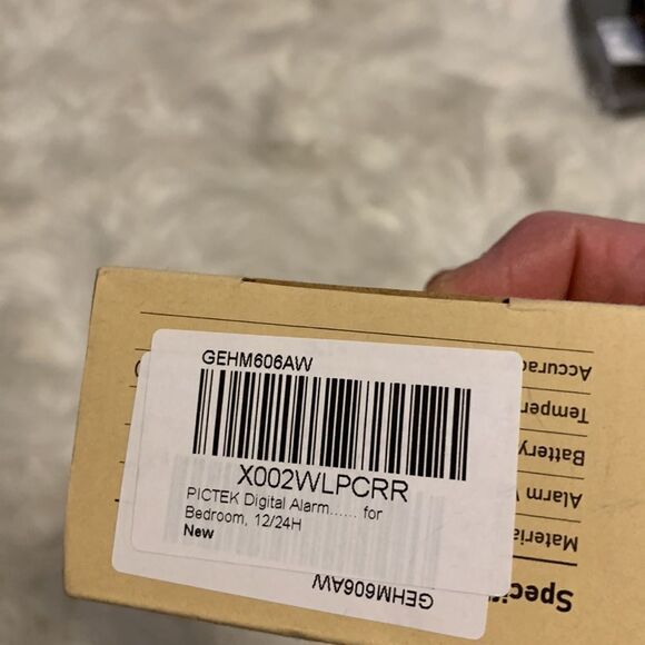 PICTEK ALARM CLOCK:  Digital Clock, alarm, snooze function - Picture 2 of 4